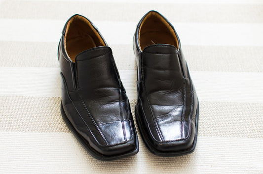 How to Remove Creases from Leather Shoes